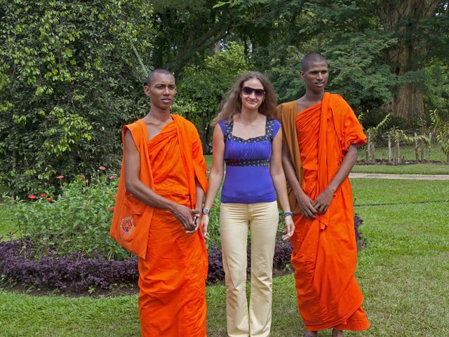 Шри-Ланка, буддийские монахи